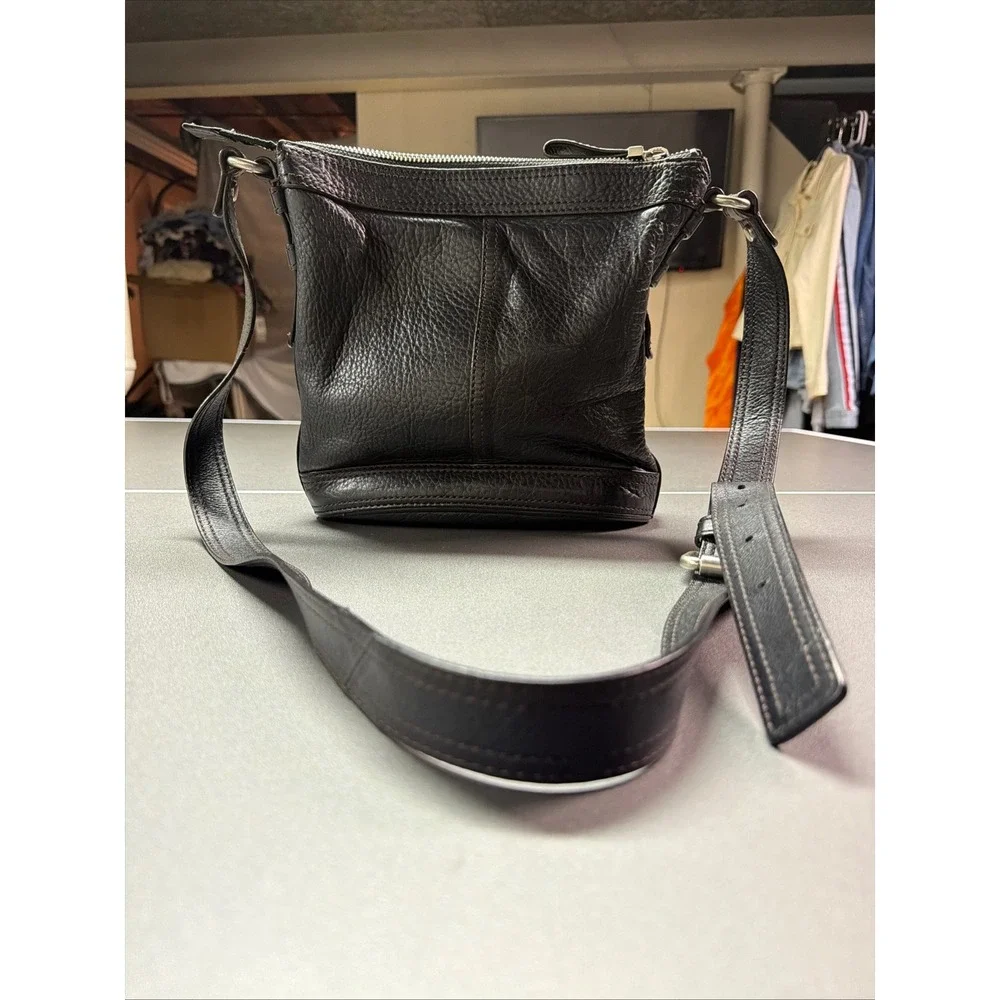 Fossil‎ Maddox Black Pebbled Leather Zipper Closure Bucket Crossbody Purse Bag
